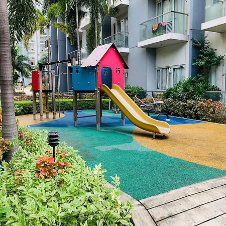 One Palm Tree Villas Condominium - Studio 7Th Fl With Balcony - Across Terminal 3 Airport Pasay Eksteriør billede