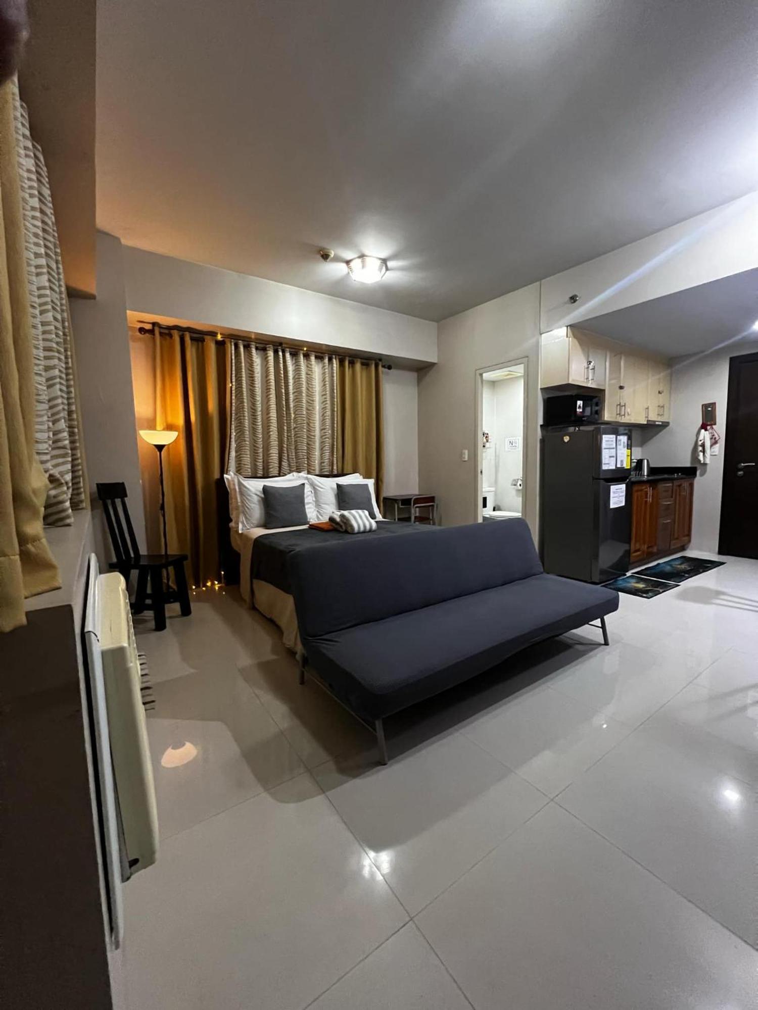 One Palm Tree Villas Condominium - Studio 7Th Fl With Balcony - Across Terminal 3 Airport Pasay Eksteriør billede