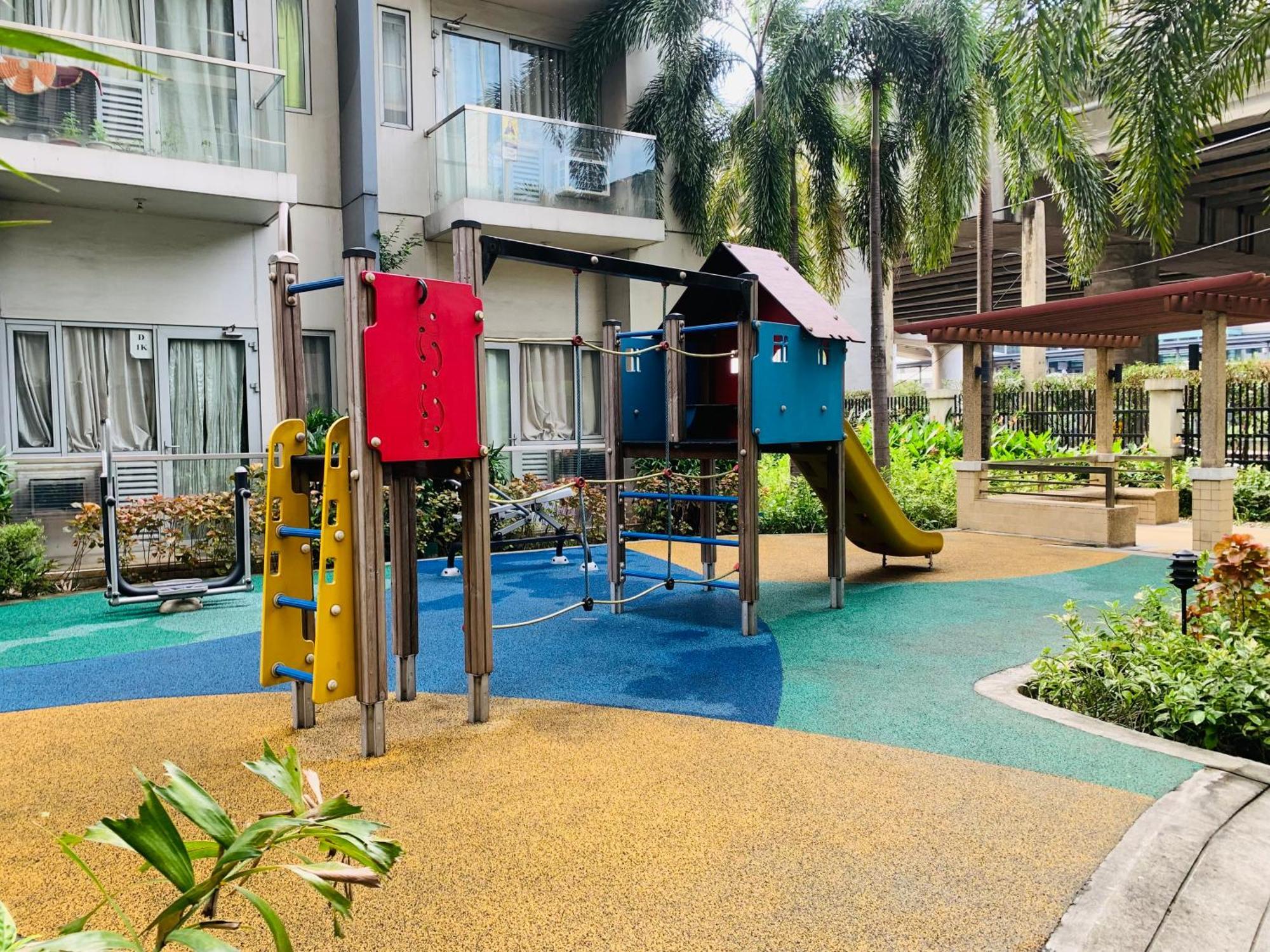 One Palm Tree Villas Condominium - Studio 7Th Fl With Balcony - Across Terminal 3 Airport Pasay Eksteriør billede