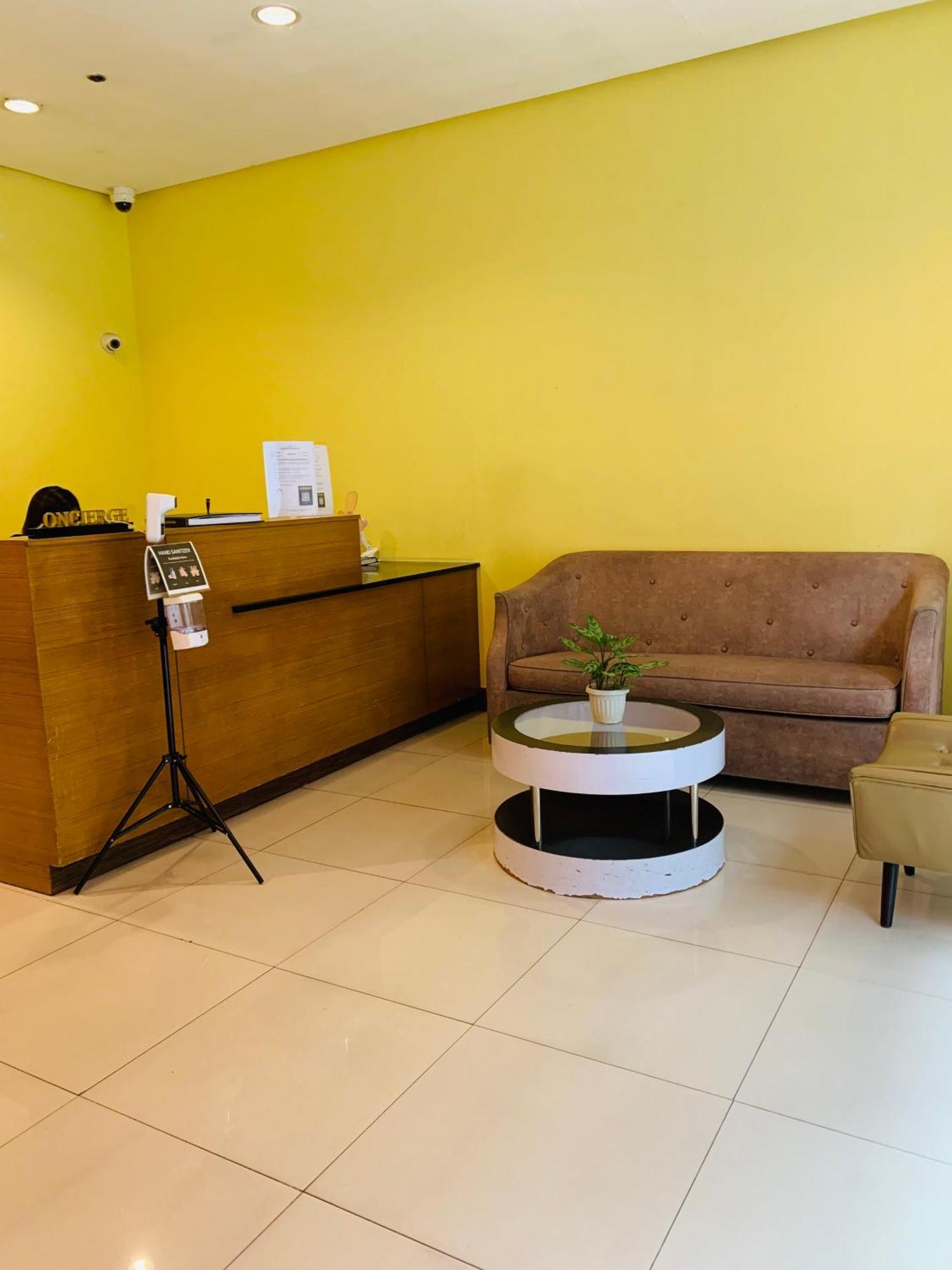 One Palm Tree Villas Condominium - Studio 7Th Fl With Balcony - Across Terminal 3 Airport Pasay Eksteriør billede