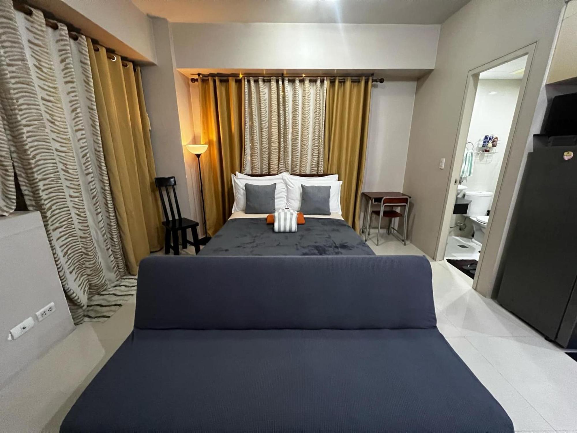 One Palm Tree Villas Condominium - Studio 7Th Fl With Balcony - Across Terminal 3 Airport Pasay Eksteriør billede
