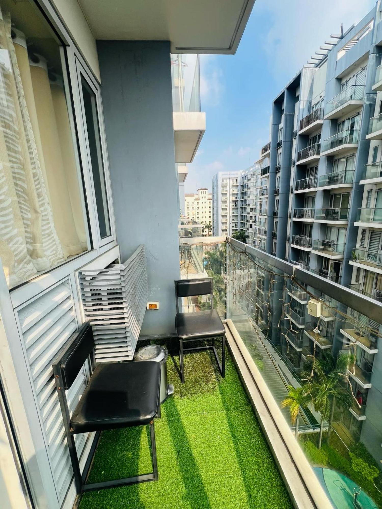 One Palm Tree Villas Condominium - Studio 7Th Fl With Balcony - Across Terminal 3 Airport Pasay Eksteriør billede