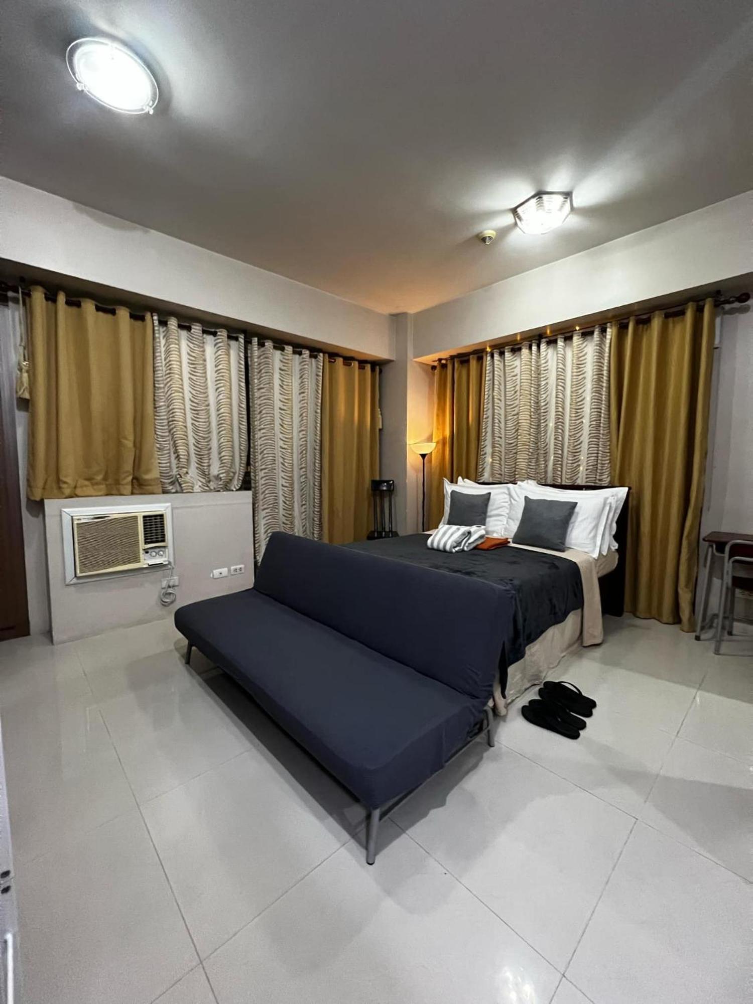 One Palm Tree Villas Condominium - Studio 7Th Fl With Balcony - Across Terminal 3 Airport Pasay Eksteriør billede