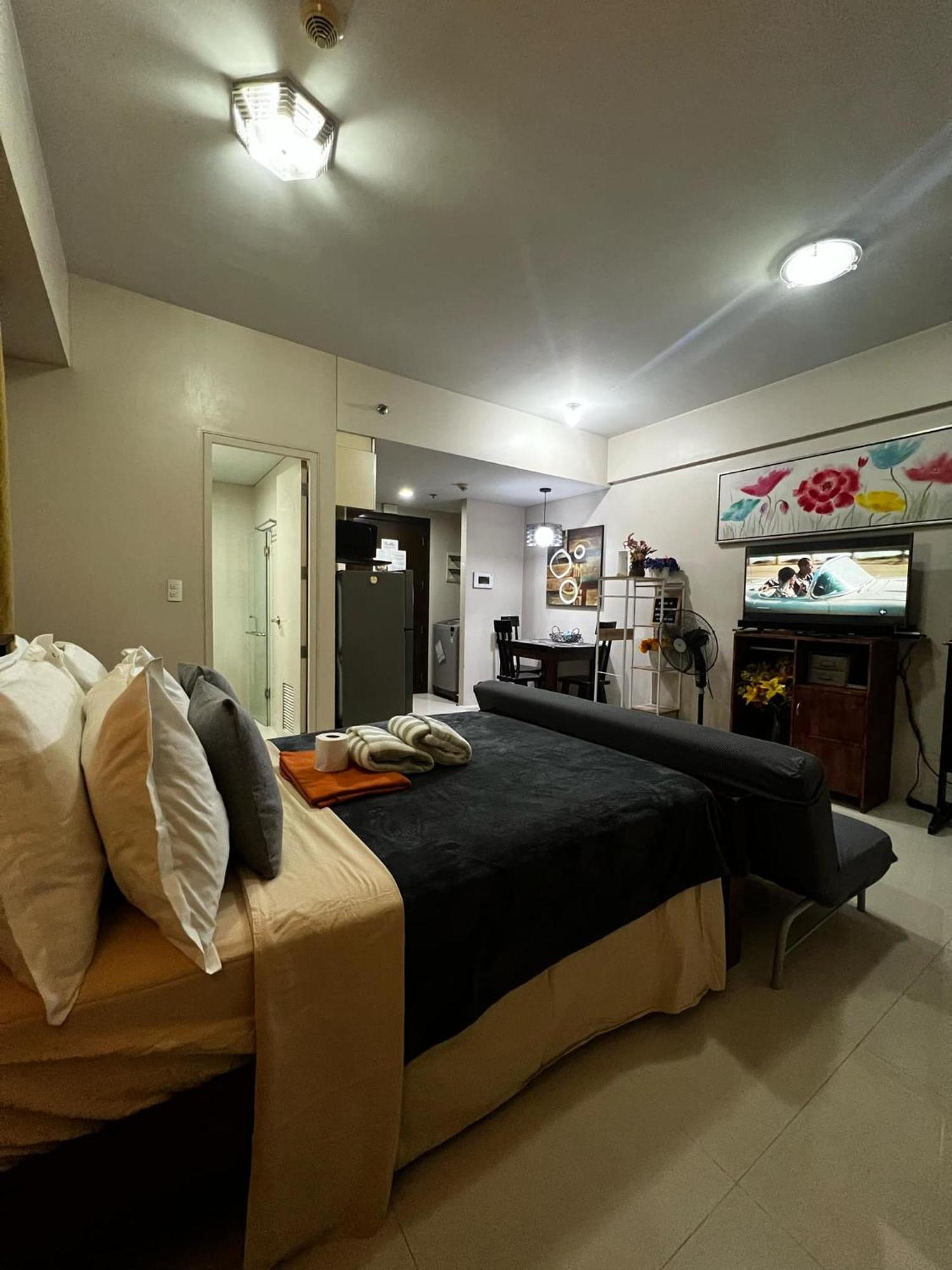 One Palm Tree Villas Condominium - Studio 7Th Fl With Balcony - Across Terminal 3 Airport Pasay Eksteriør billede
