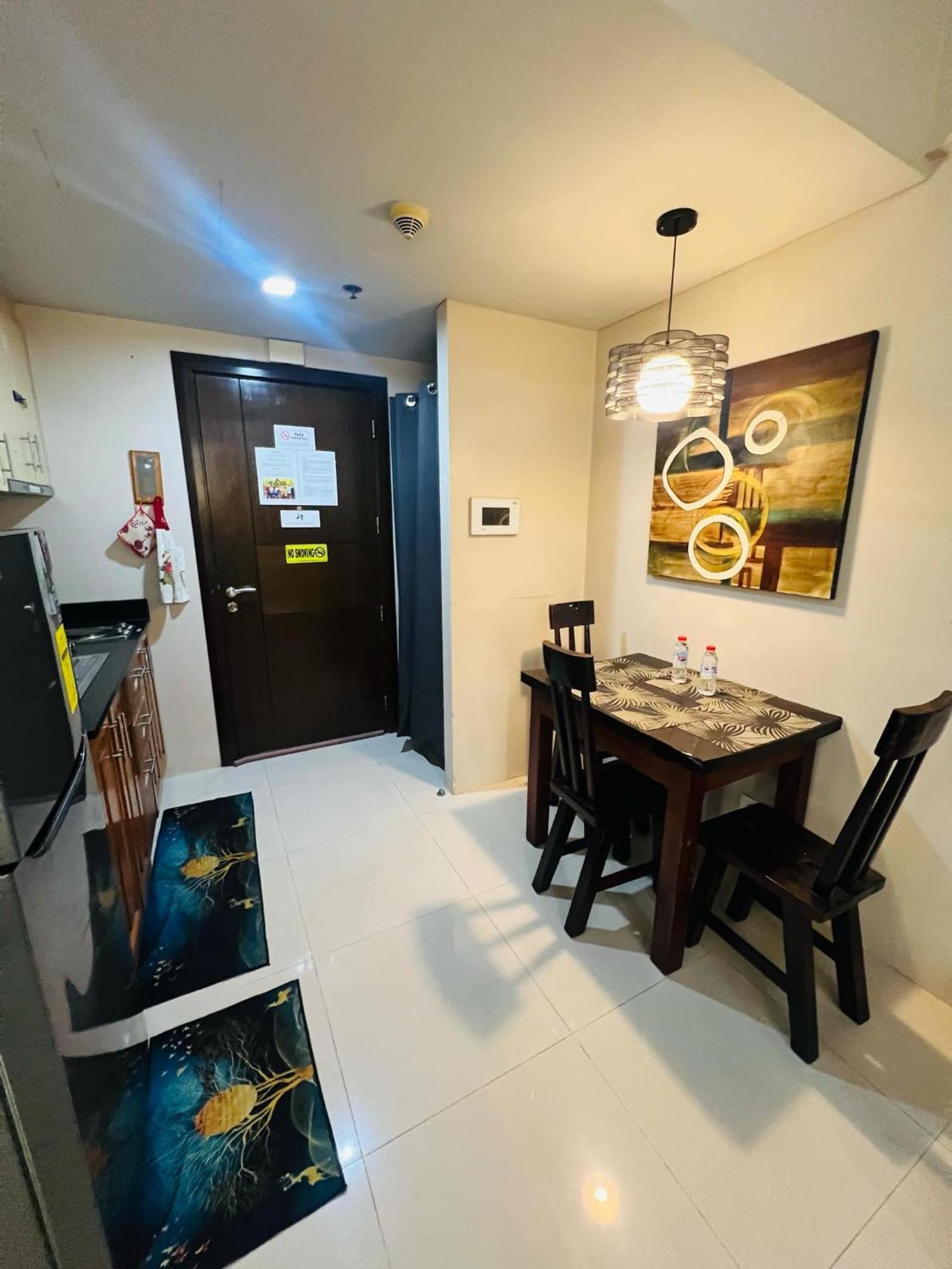 One Palm Tree Villas Condominium - Studio 7Th Fl With Balcony - Across Terminal 3 Airport Pasay Eksteriør billede