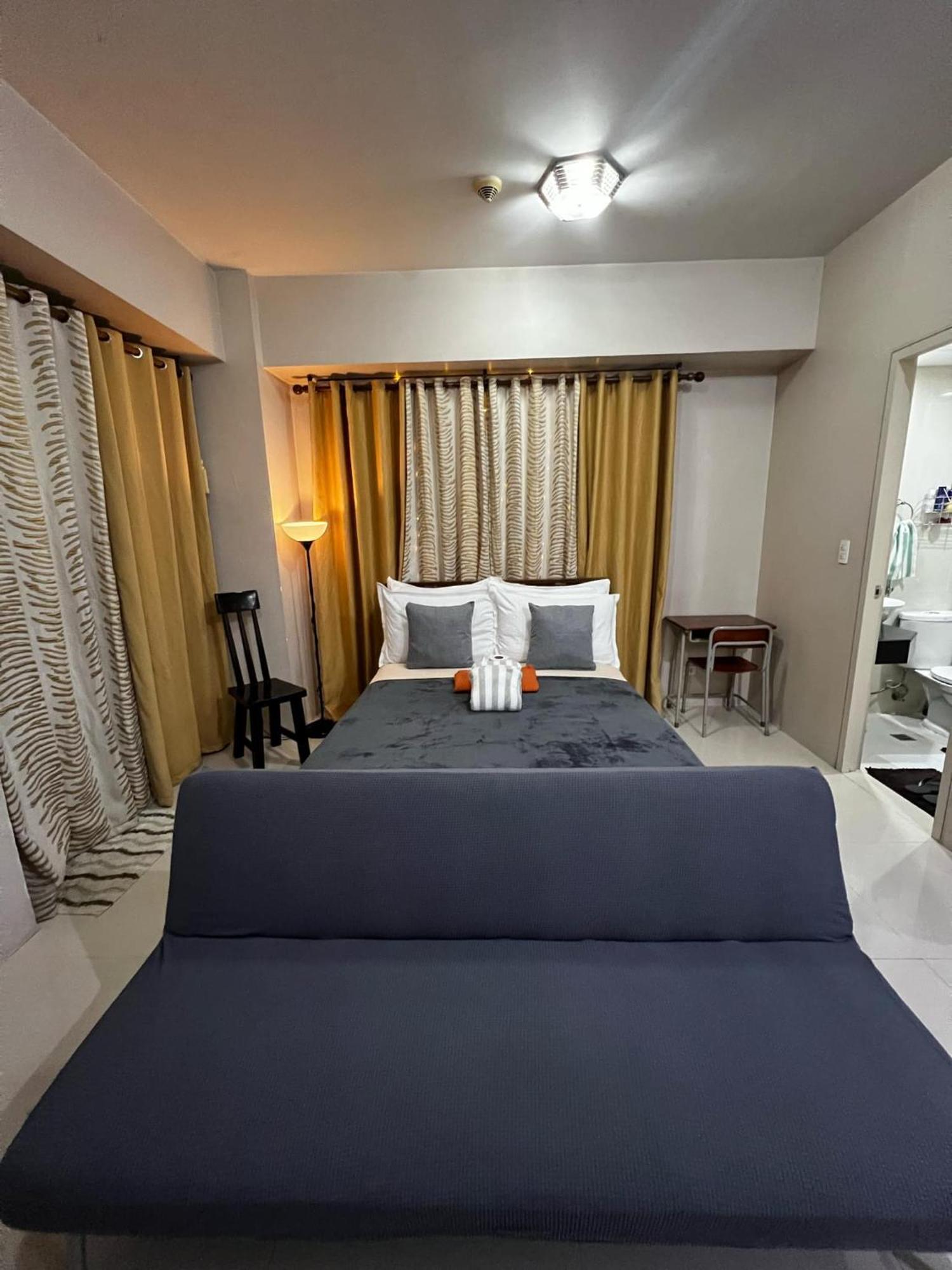 One Palm Tree Villas Condominium - Studio 7Th Fl With Balcony - Across Terminal 3 Airport Pasay Eksteriør billede