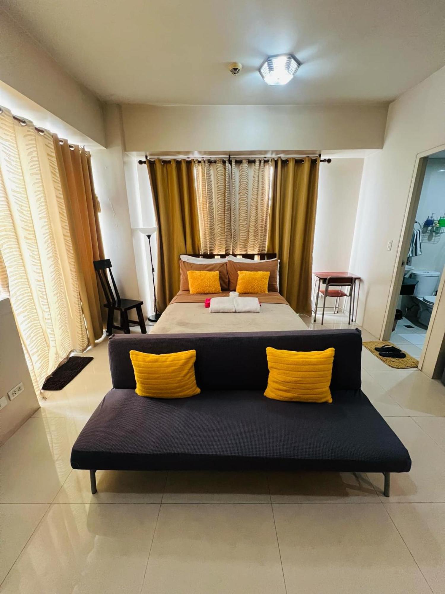 One Palm Tree Villas Condominium - Studio 7Th Fl With Balcony - Across Terminal 3 Airport Pasay Eksteriør billede